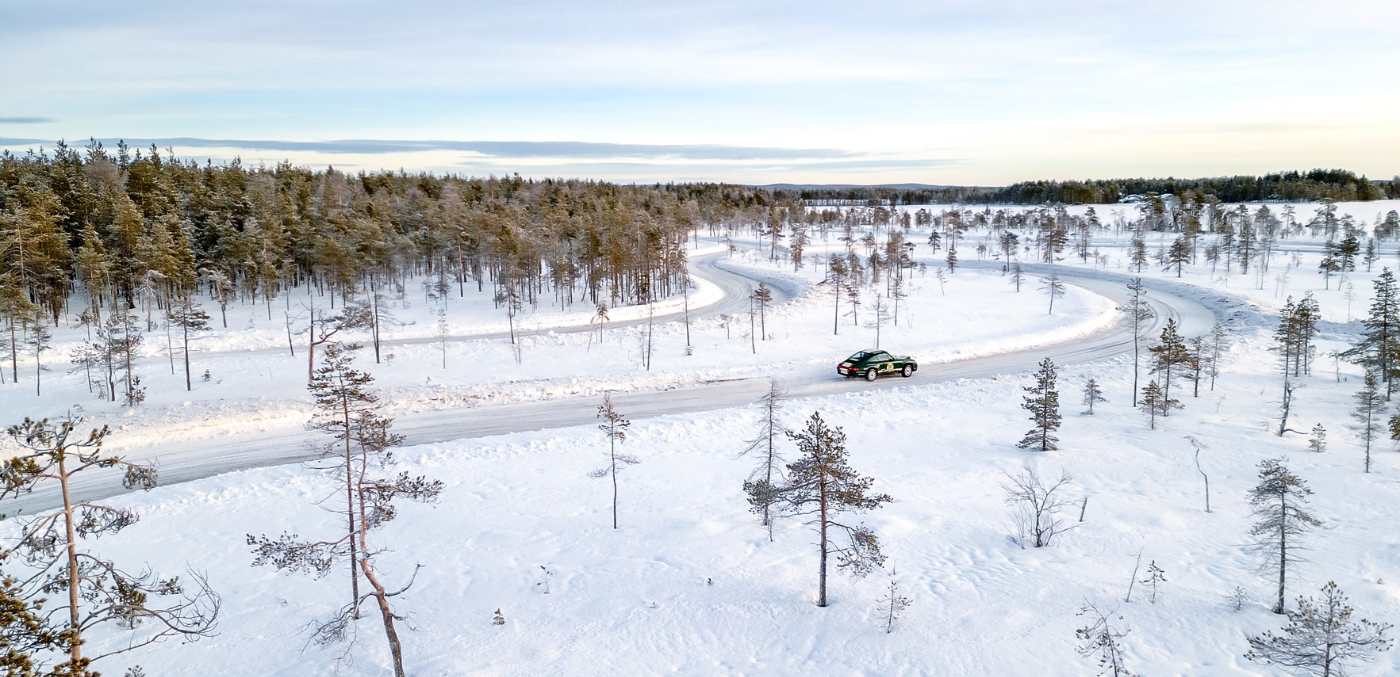 Porsche 911 driving in Lapland