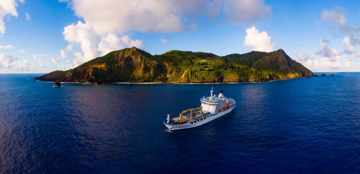 Discover remote islands onboard Aranui 5