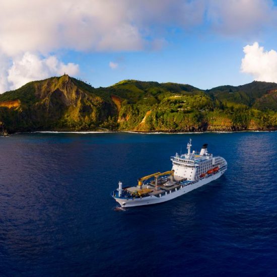 Discover remote islands onboard Aranui 5